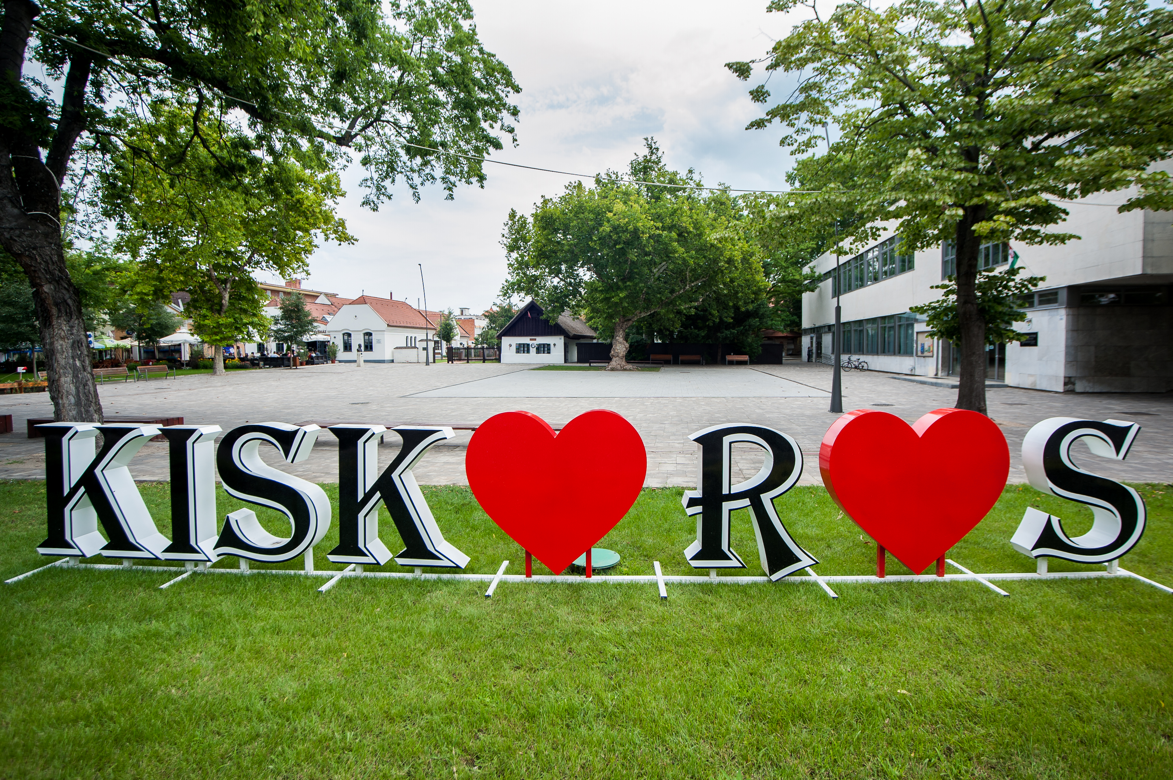 Kiskőrös felirat a Petőfi téren 